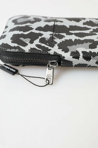 Elegant Leather Crossbody Phone Bag - IzzySauvage